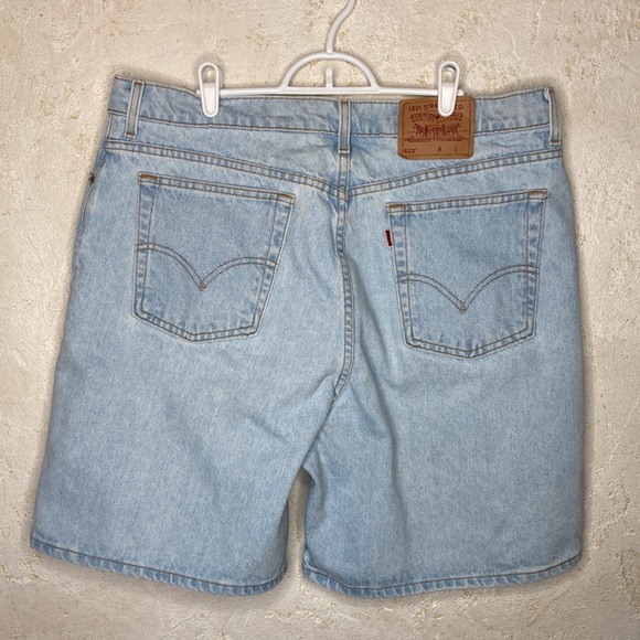 Vintage 522 Levi’s Jean Shorts - Picture 2 of 7